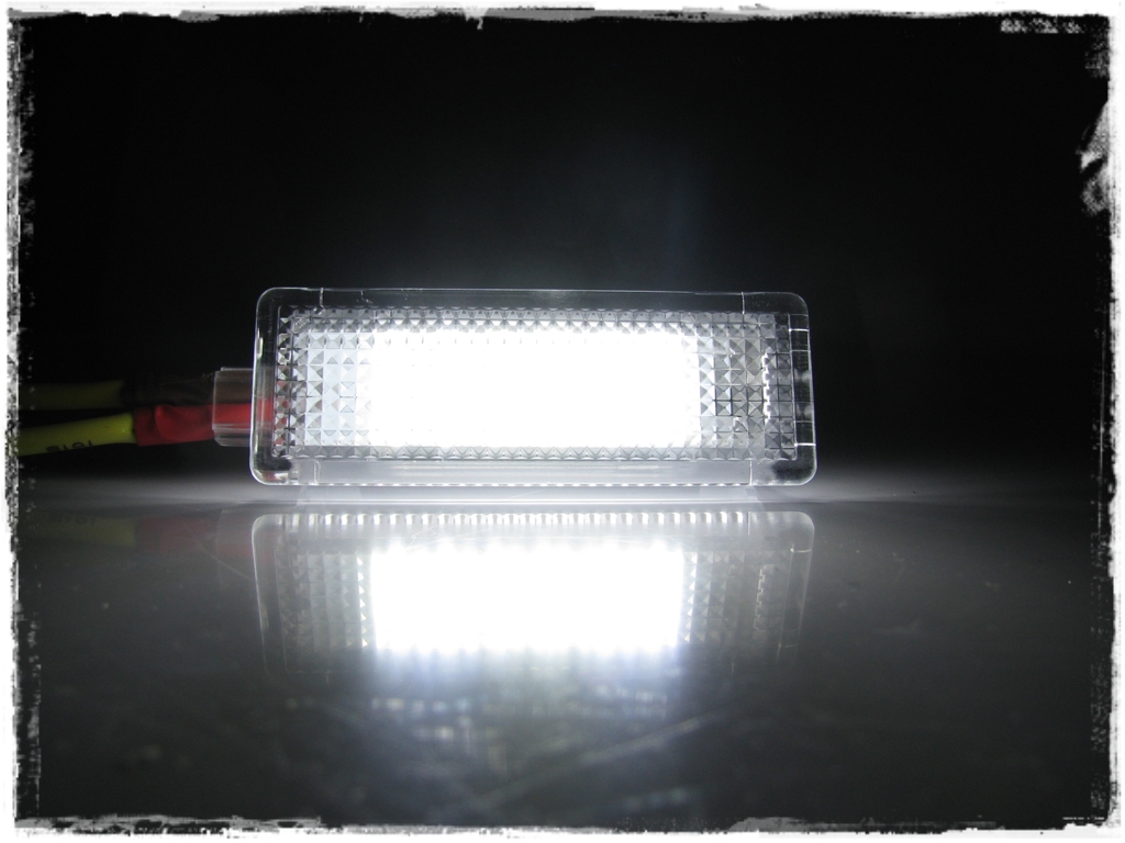 LED osvětlení prostoru nohou BMW 3 E93 (2006-2012)